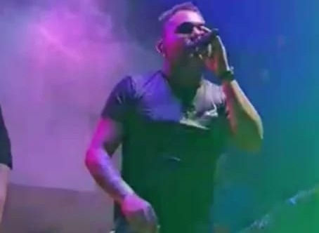 Rodrigo Penna faz show no Barca Mix