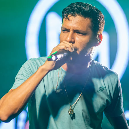 Müller Monteiro encanta público no Forró & Piseiro em Capanema