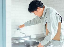 現地調査をしている作業員