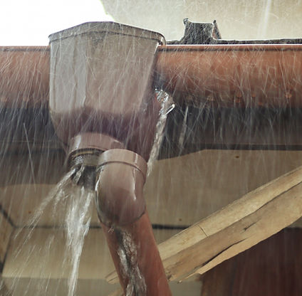 破損した雨樋