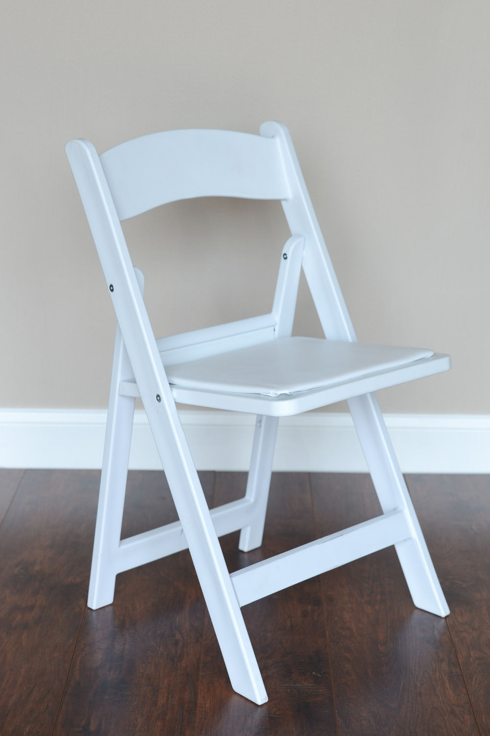 white resin folding chairs for rent