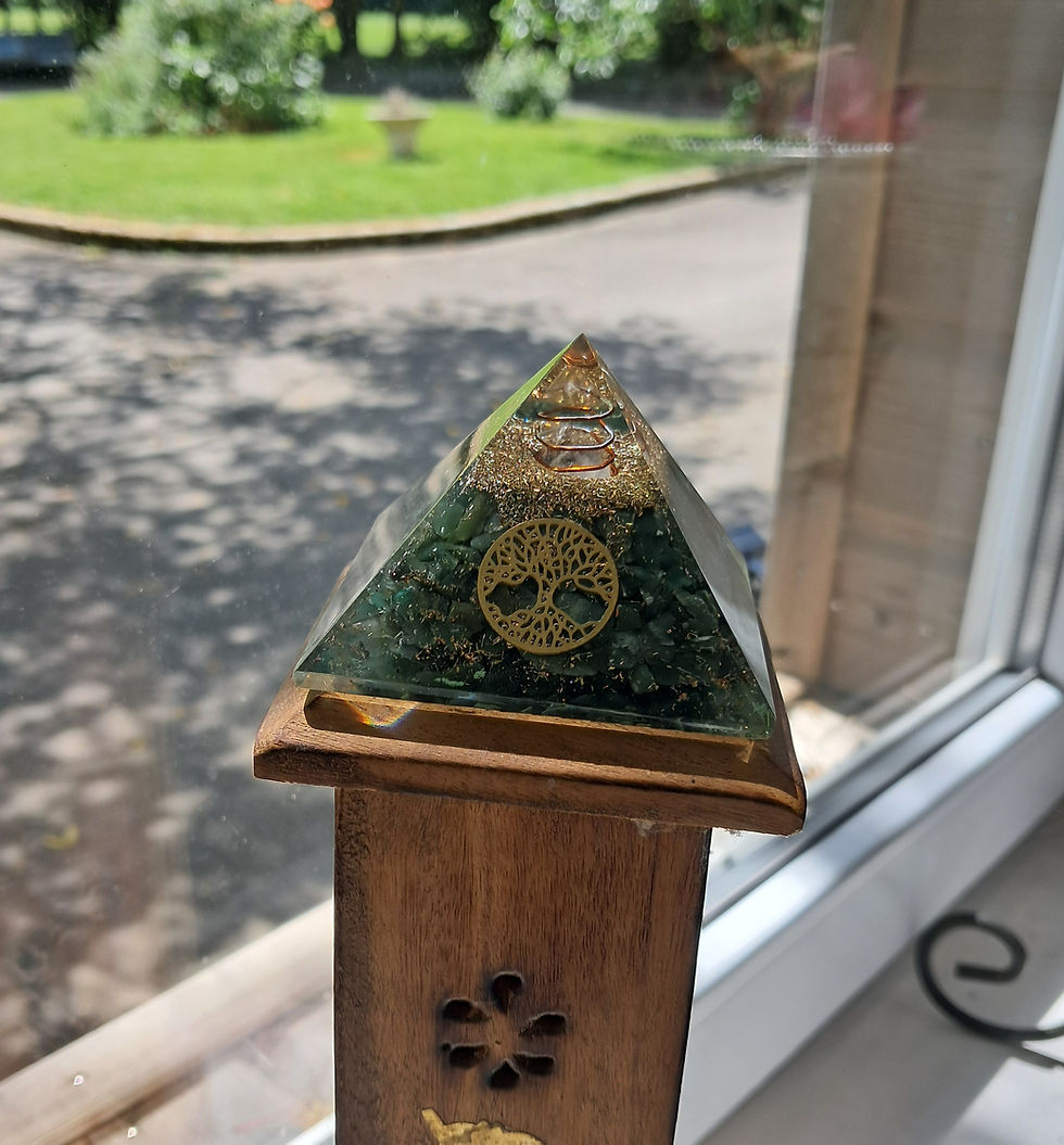 Pyramide Orgonite Aventurine et Arbre de Vie