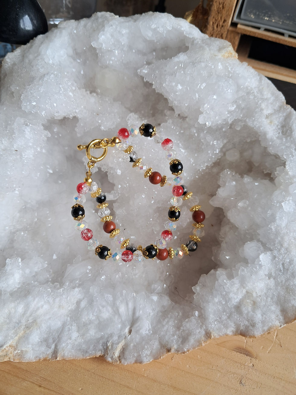 Bracelet en jaspe rouge et jais protection suprême