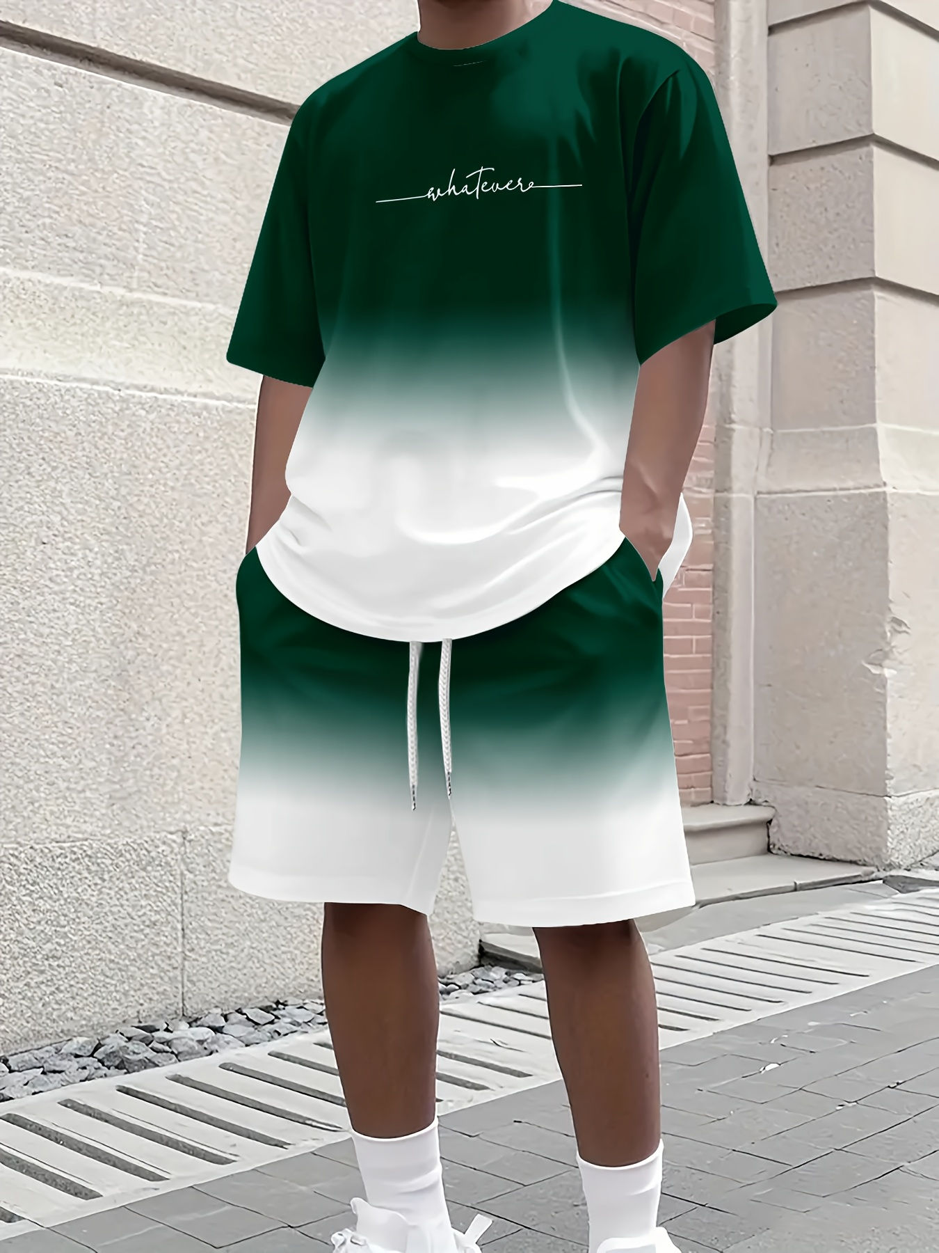 Conjunto de Camiseta e Shorts Esportivos com Gradiente de Cores de Verão, Estilo