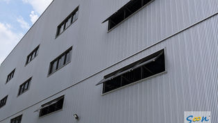 為上千坪新廠裝設電動排煙窗系統