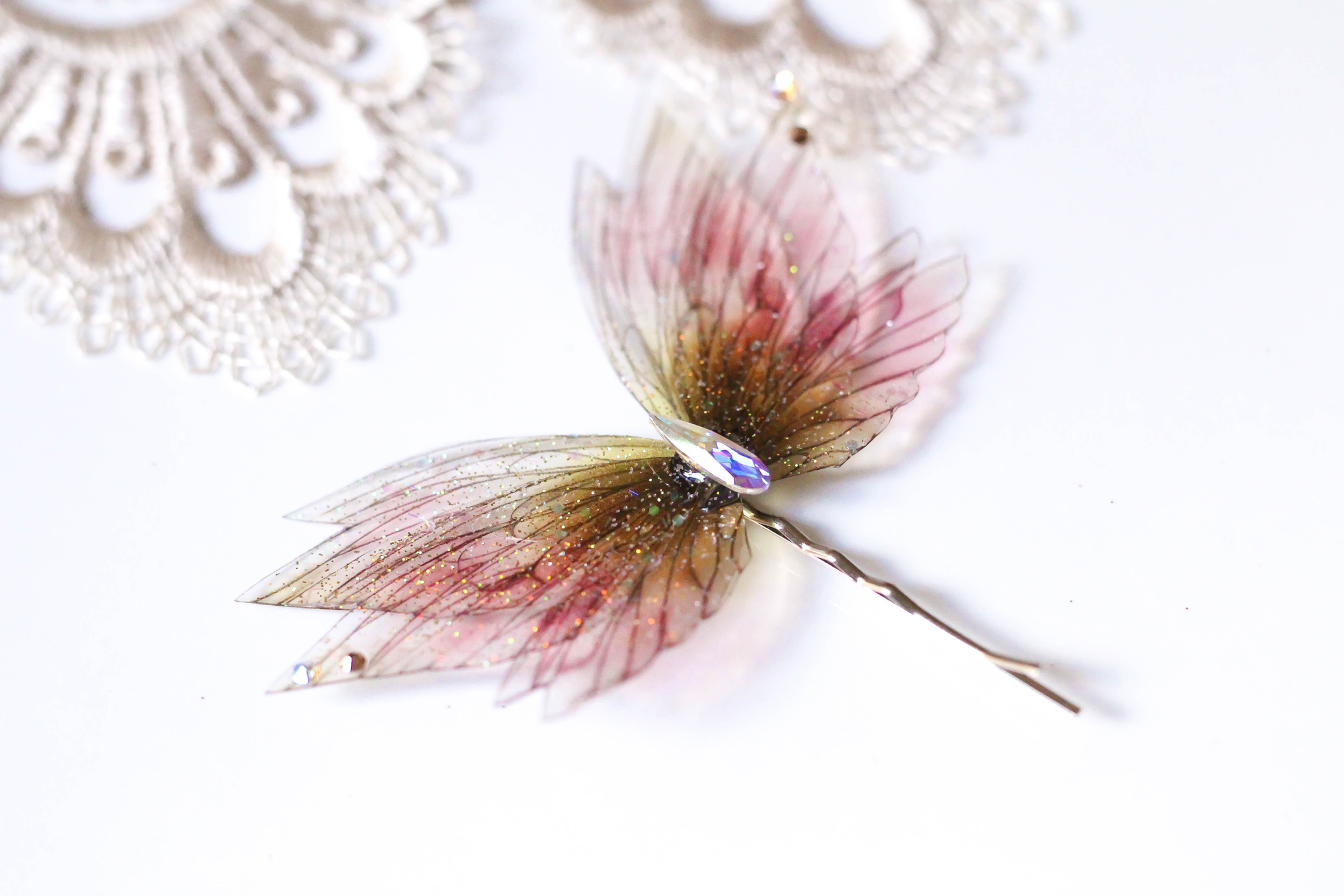 barrette à cheveux bijoux ailes de fée papillon sirène princesse elfique fantasy féerique cristal couleur vert et rose poudré