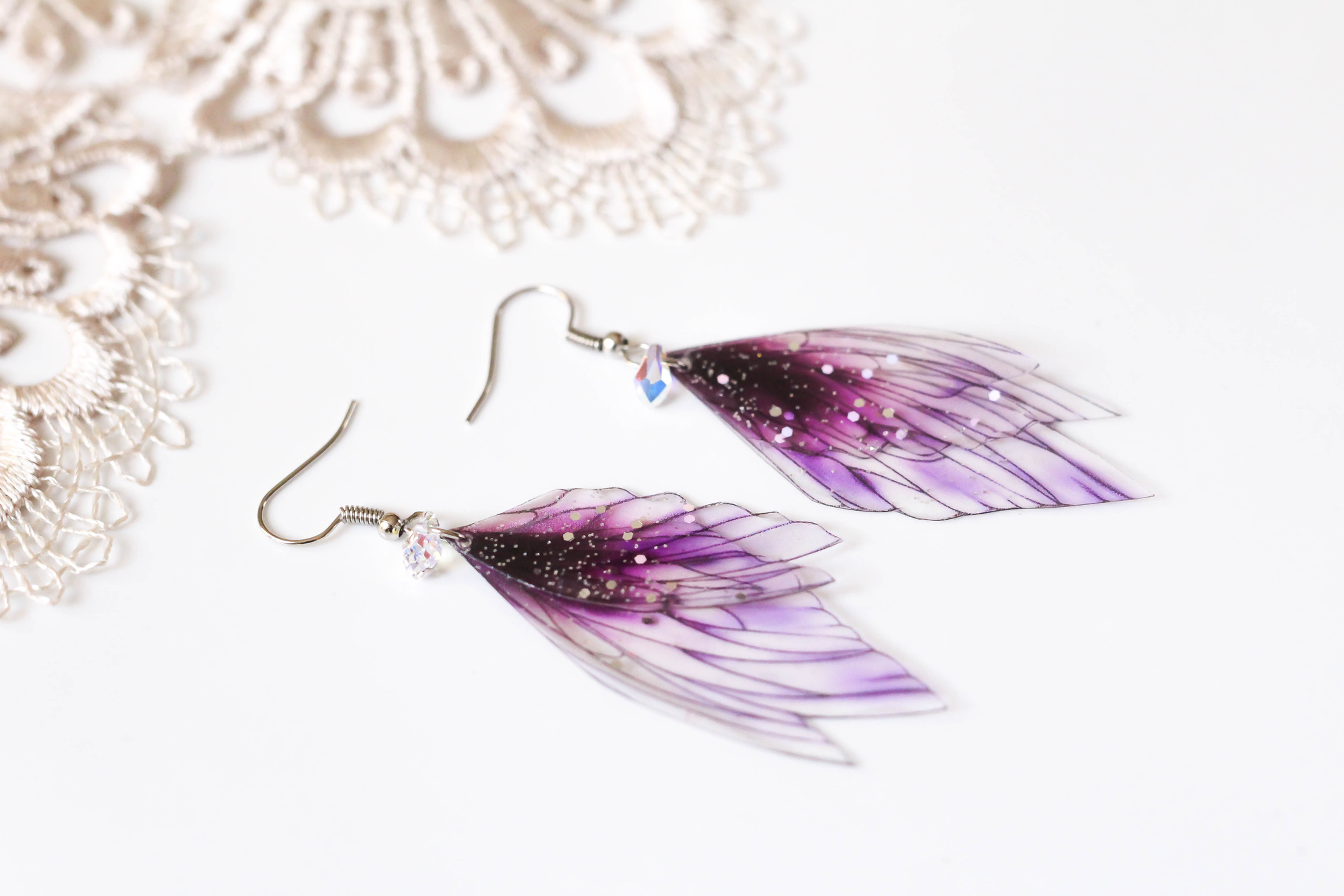 boucles d'oreilles bijoux ailes de fée papillon sirène princesse elfique fantasy féerique cristal couleur violet magique