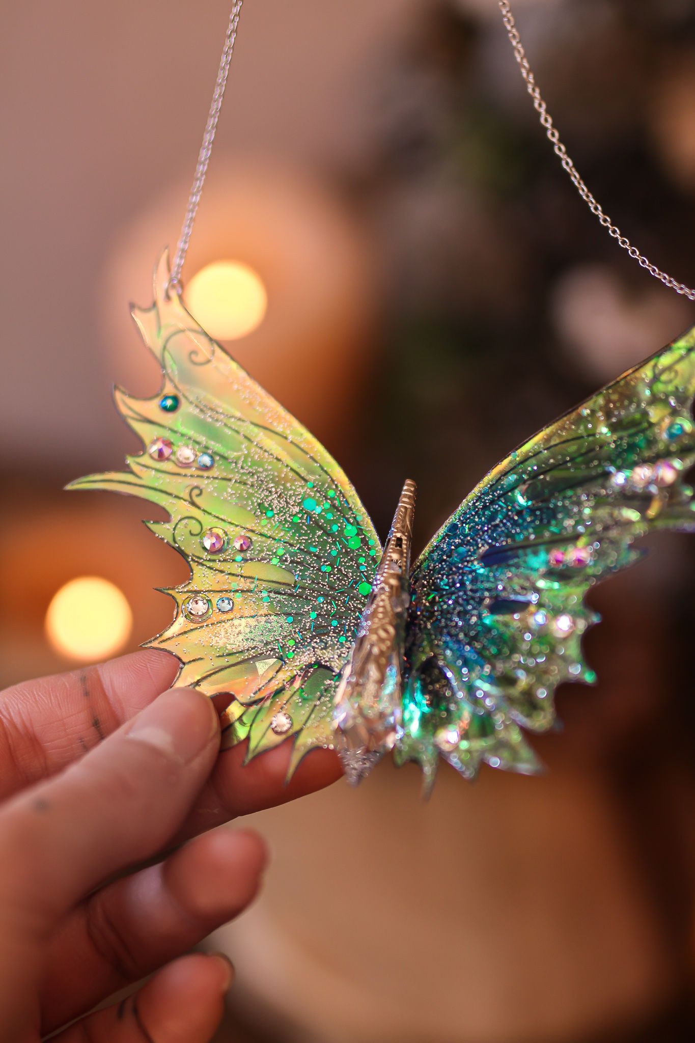 collier bijoux ailes de fée papillon elfique fantasy féerique couleur bleu et vert d'eau