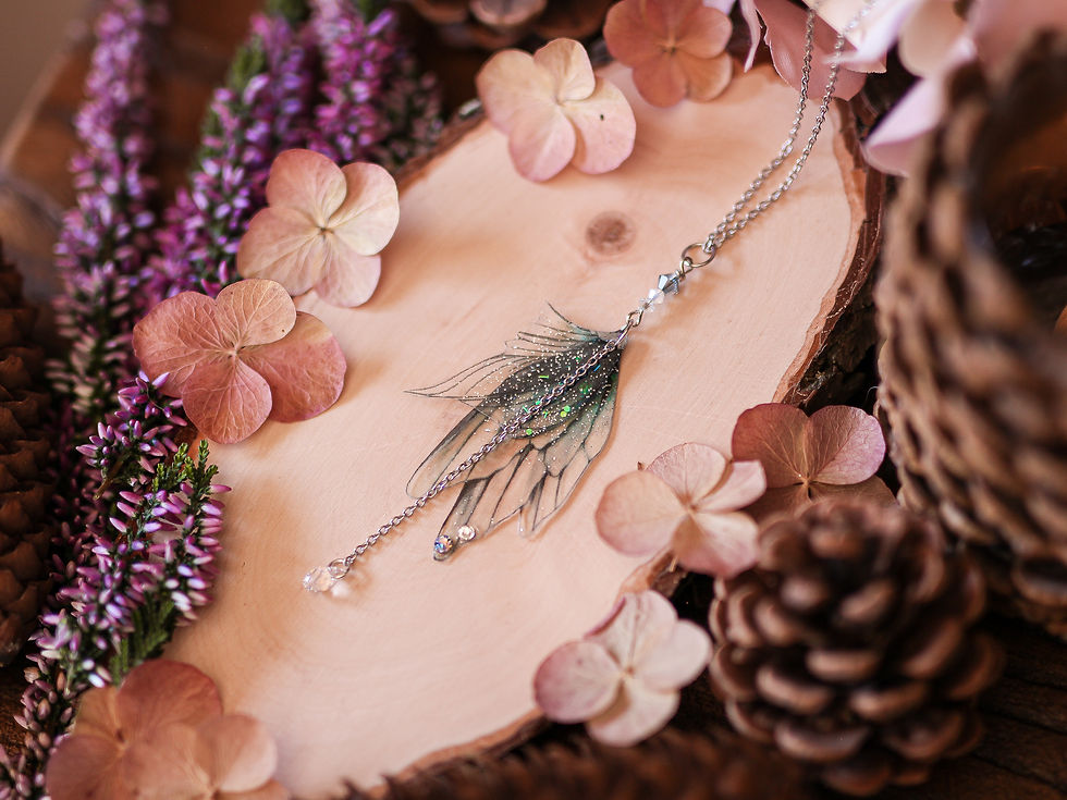 collier bijoux ailes de fée papillon elfique elfe fantasy féerique bleu glacé hiver noël