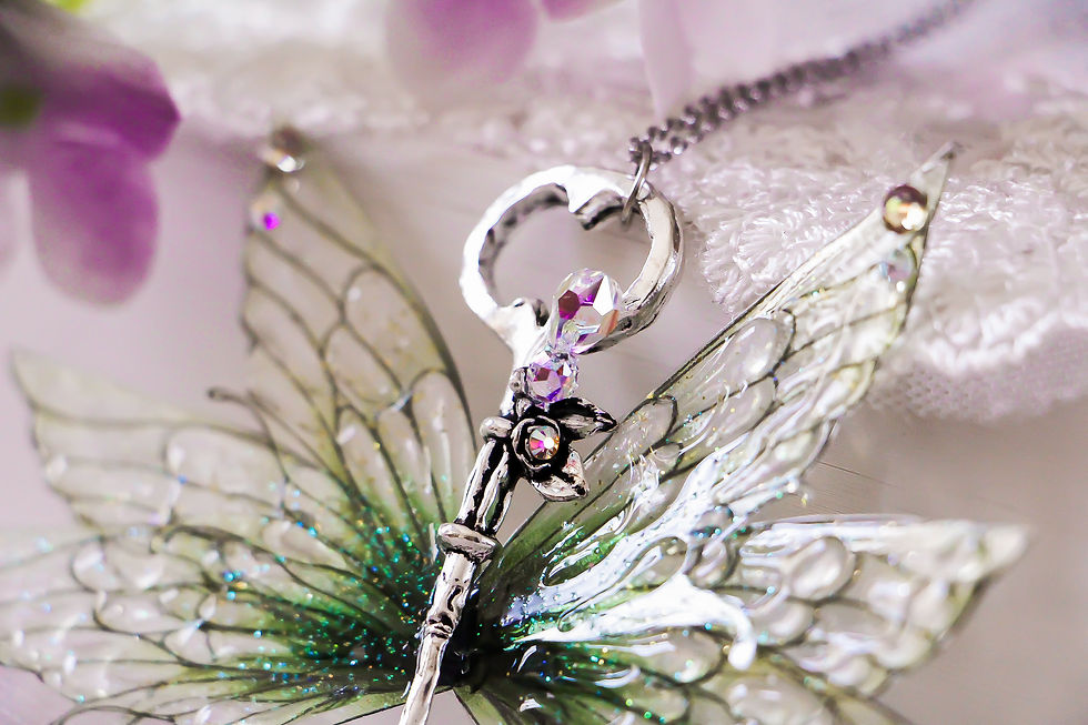 collier clé ailée bijoux ailes de fée papillon nageoires de sirène elfique fantasy féerique couleur vert forêt