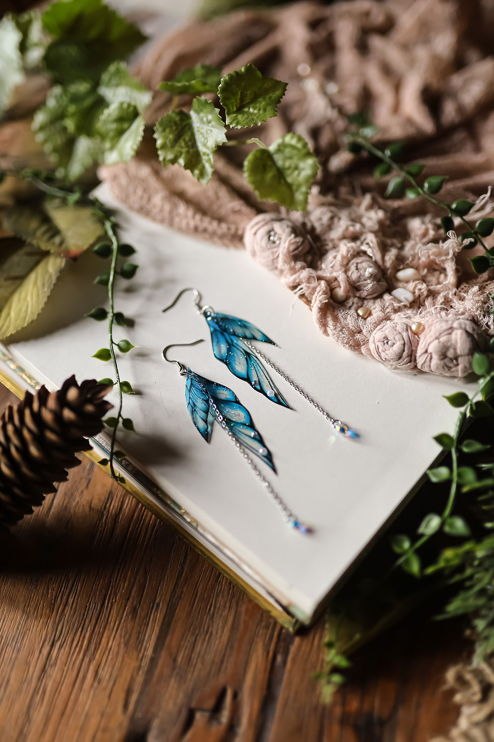 Thumbnail: Belle de Nuit - boucles d'oreilles