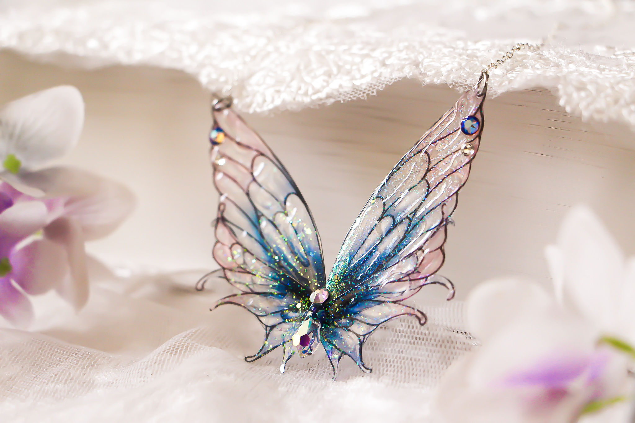 collier bijoux ailes de fée papillon nageoires de sirène elfique fantasy féerique couleur