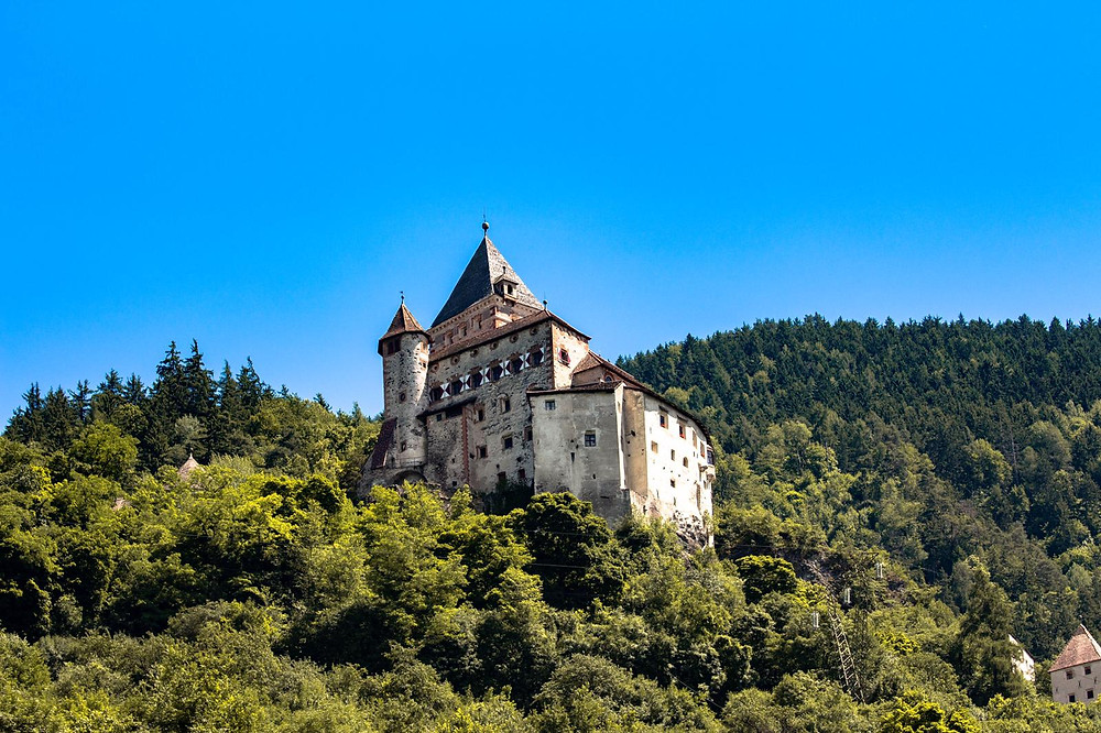 Castello di Trotsbug