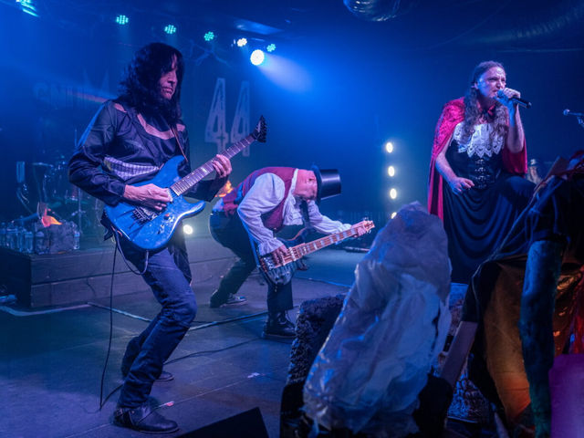 Magnum Axxe Photo Gallery The 44 Sports Grill & Nightlife Glendale, AZ