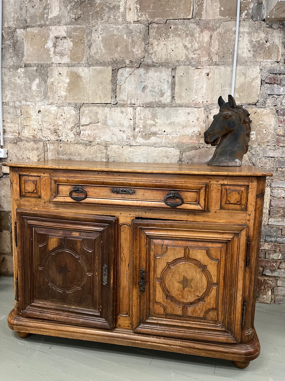Miniature : Buffet rustique 