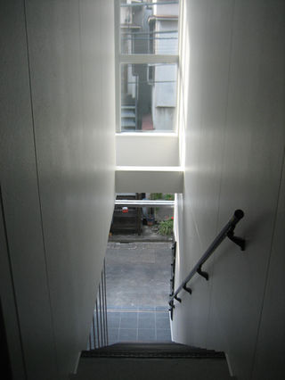 マンション屋内階段