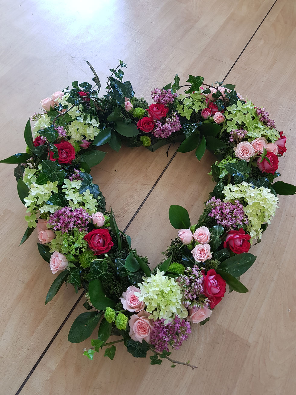 LOOSE SPRAY ROSE AND VIBURNUM HEART