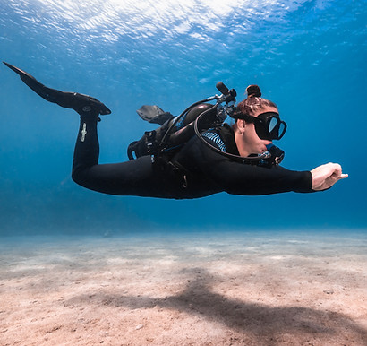 Dive with the Avelo System in The Maldives through Divers Tribe