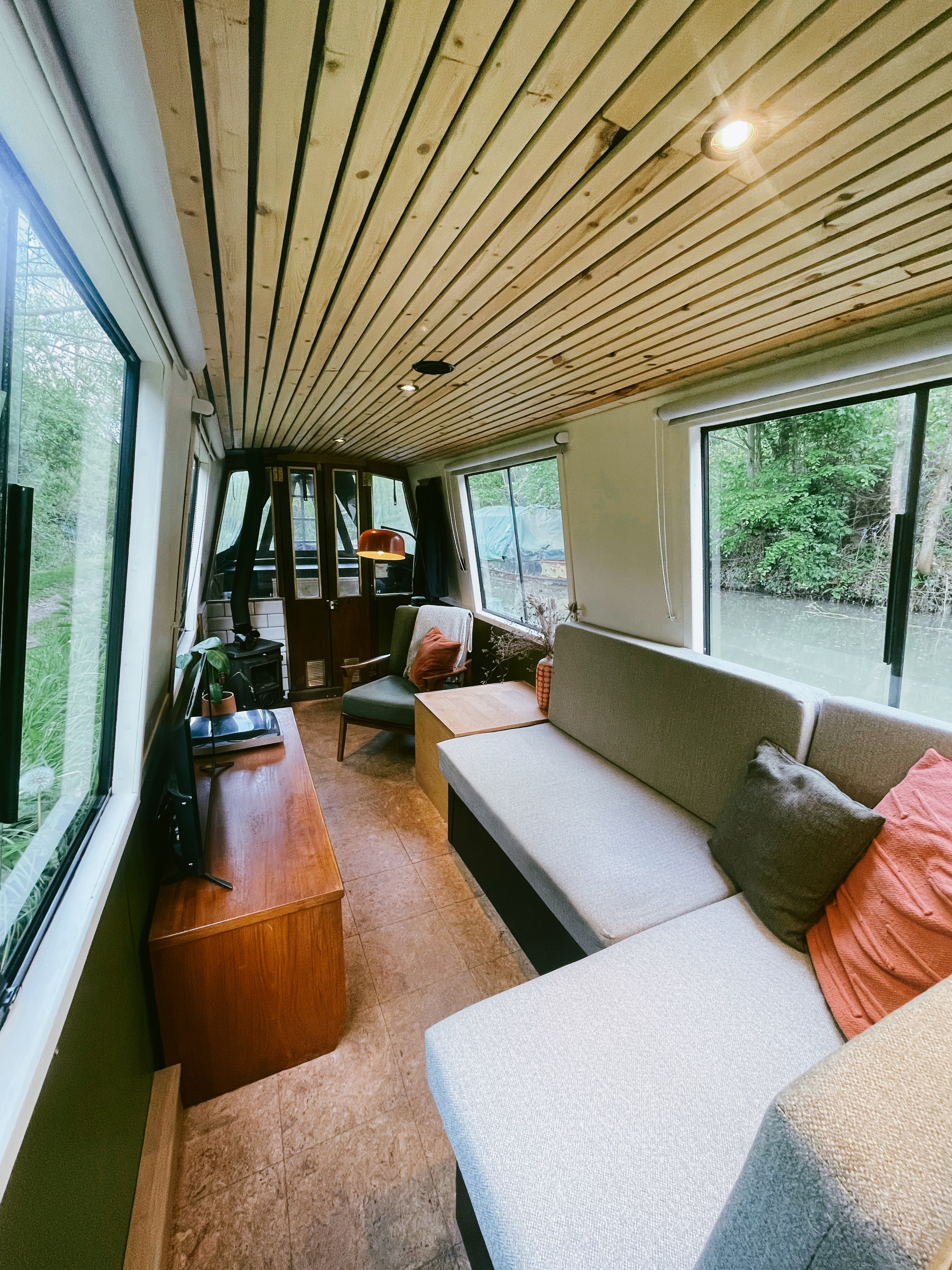 Narrowboat Maddox Narrowboat interior photo