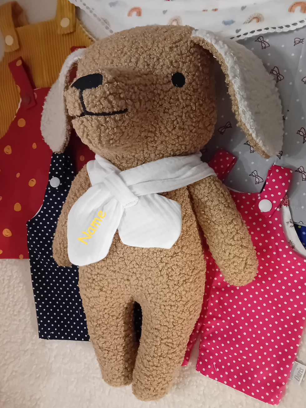 Miniaturbild: Stofftier Hund mit wechselbarer Bekleidung mit bestickten Namen
