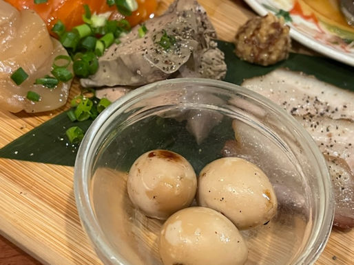 煙が目に染みる。