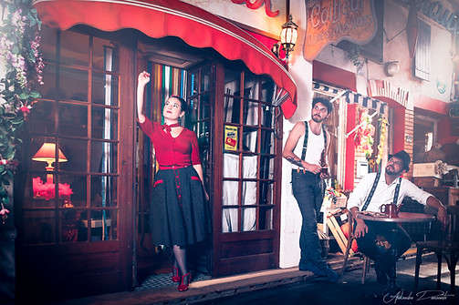 Anisette pensive by Danzanta Photography