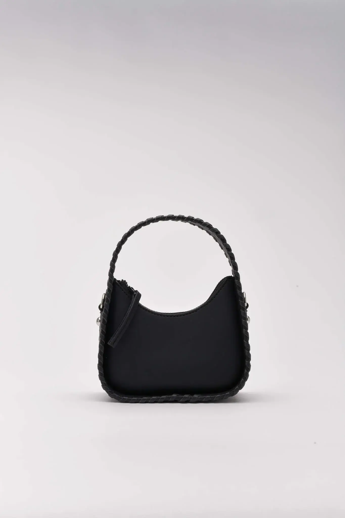 Black Stitch - Byaevs