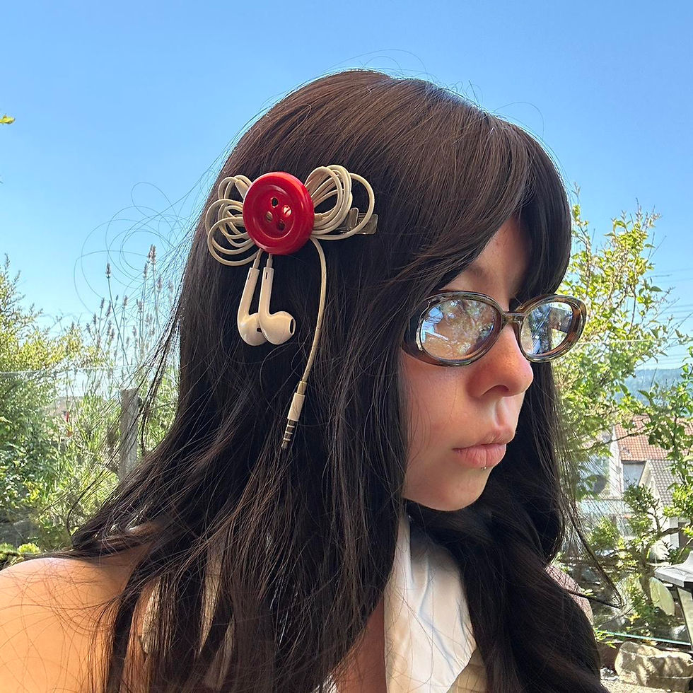 Miniaturbild: "DIGITAL GIRL HAIRCLIP"