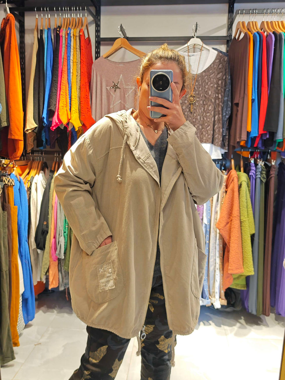 Miniaturbild: Importierte Samtjacke mit Kapuze