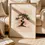 Miniaturbild: Poster eines Zen-Baumes mit Spirale und sanften Farbspritzern. Symbolisiert den Fluss und die Tiefe des Lebens.