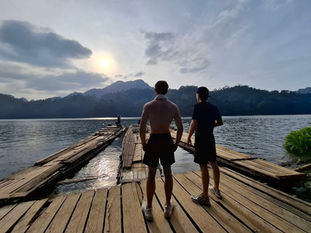 A Serene Getaway Awaits at Praiwan Rafthouse