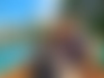 Unwinding on the Lake with Serene Views and Gentle Atmosphere