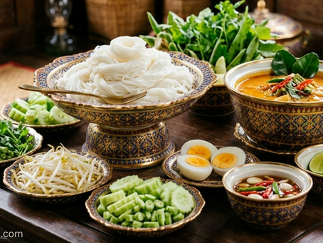 ถอดรหัส "ขนมจีน": จากเส้นแป้งหมักมอญ สู่ราชาอาหารสารพัดน้ำยาบนแผ่นดินไทย