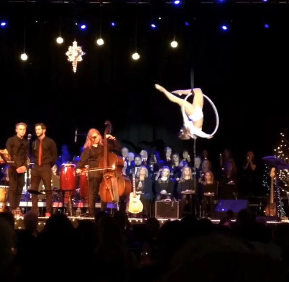 LyraSoloist_HolidayEvent