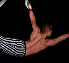 CirqueDuReves_SilkSoloist