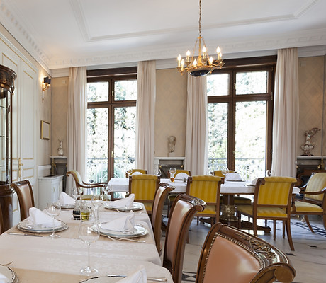 Luxury Dining Hall