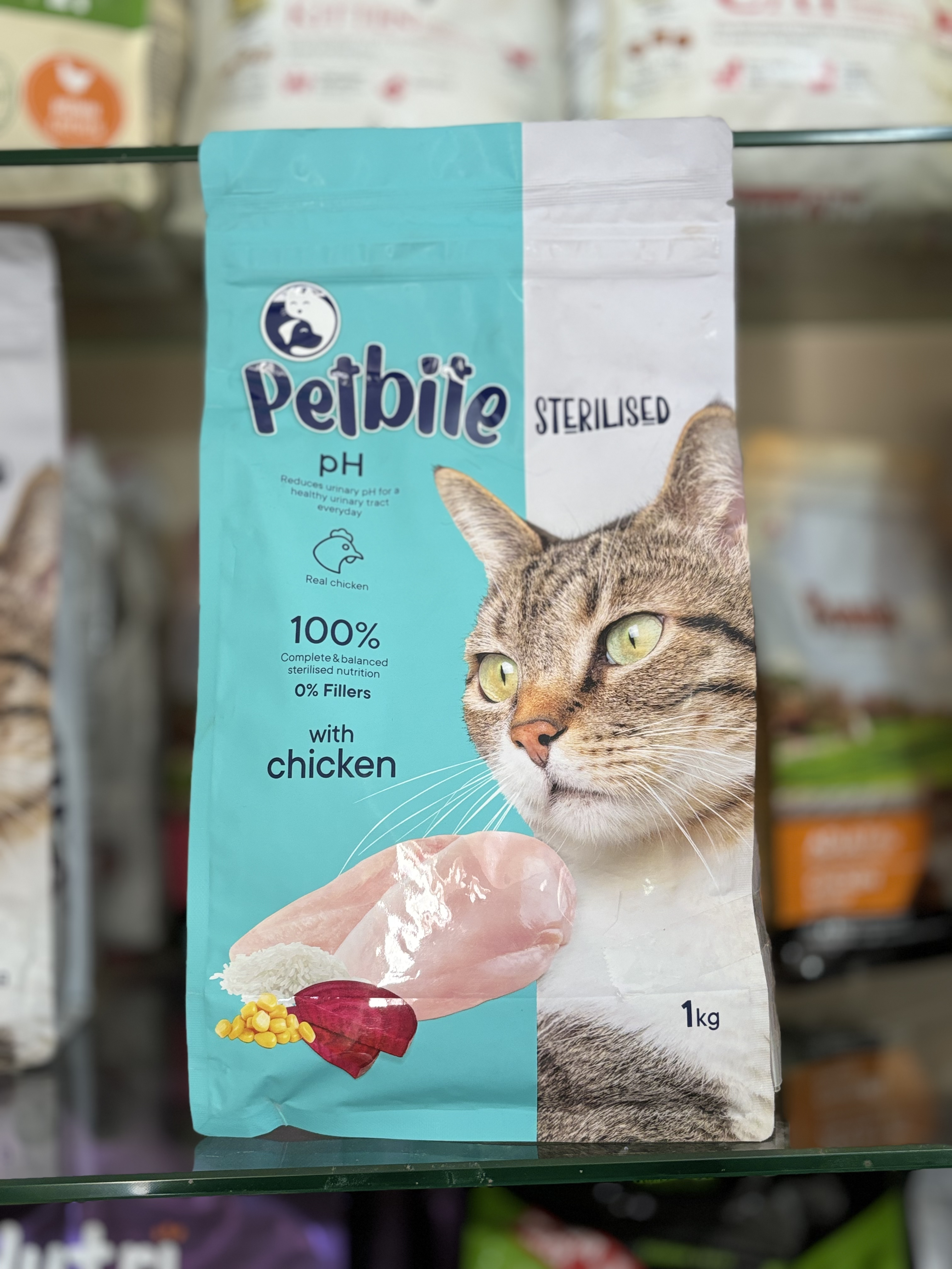 Petbite Sterilised with Chicken Cat food 