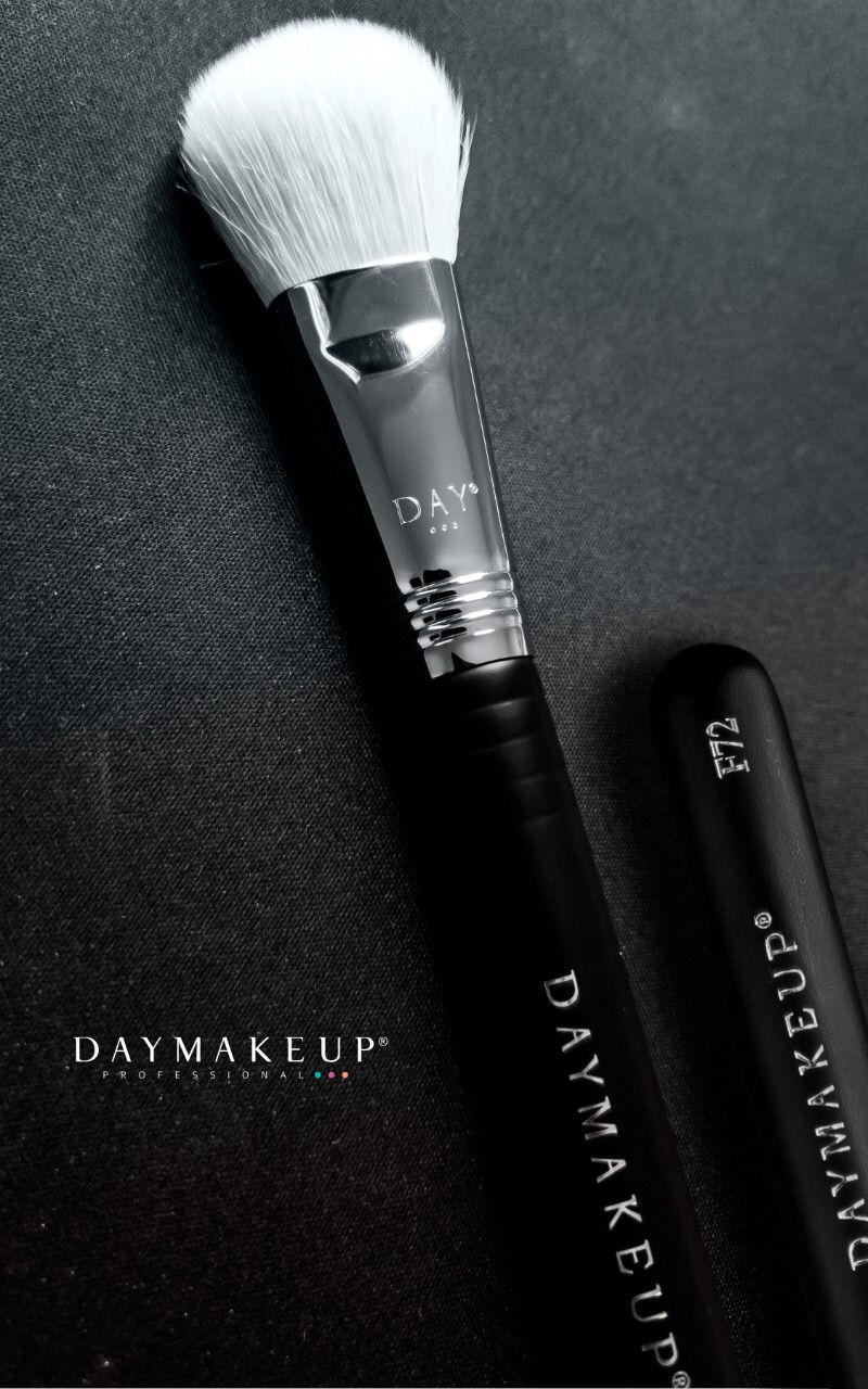 Miniatura: DAY MAKEUP F72 ILUMINAÇÃO