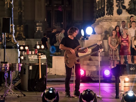 Nova pesma grupe "Monx" 