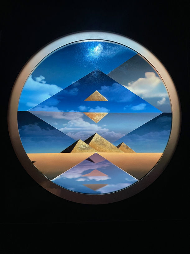 Golden Resonance (2023)
Oil paint & Light art installation
47" diameter
Austin