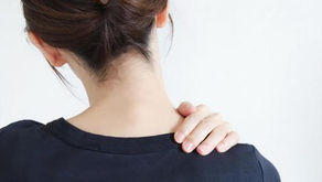 【いわき 整体】👨💼30代~50代の方に多い「背中のこり・重だるさ」…放っておくともっとツラくなる⁉