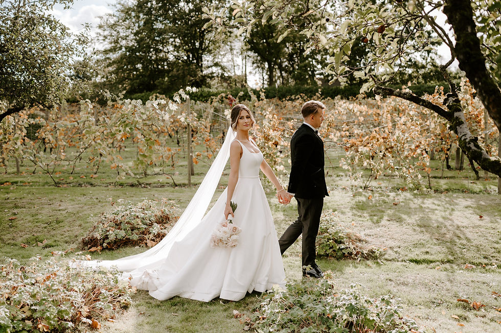 Lauren & Patrick – Stanlake Park, Twyford