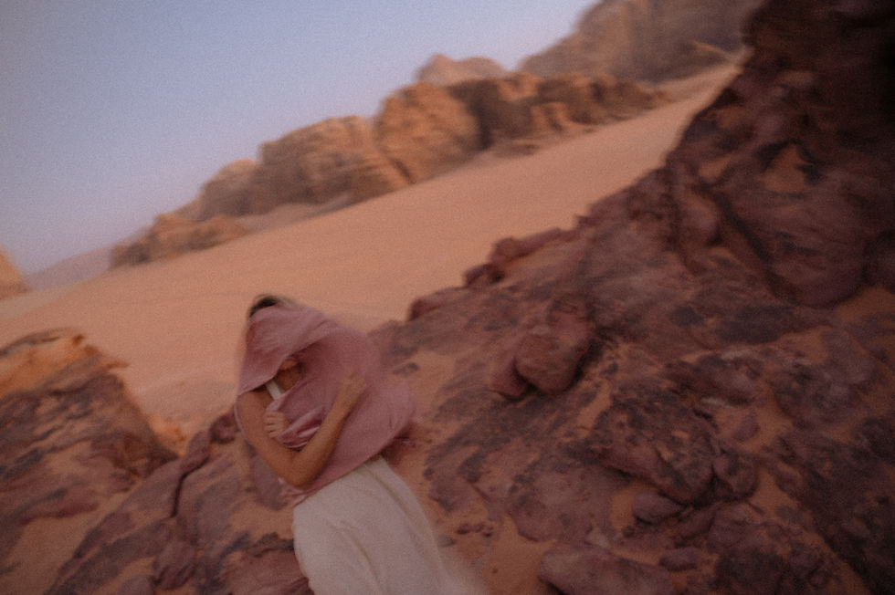 Rozhovory s tichom, púšťou a AI