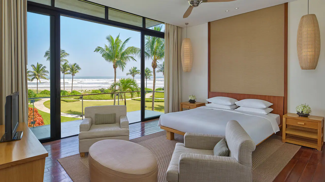 Hyatt-Regency-Danang-Resort-and-Spa-P387-Villa-Master-Bedroom.16x9.webp