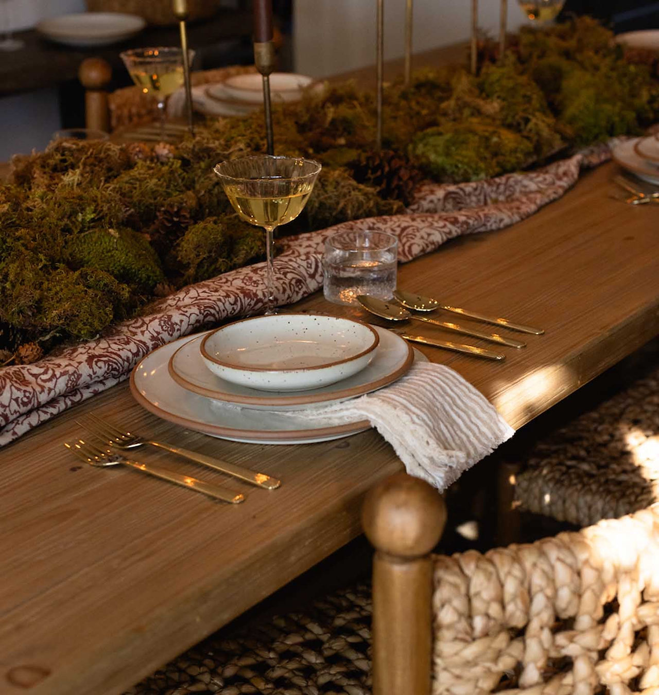 neutral table-scape with place sitting