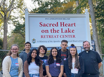 Sacred Heart on the Lake Retreat Group Photo 1.jpg