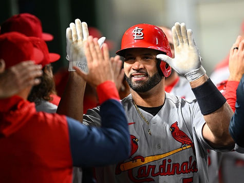 베이브 루스 넘은 푸홀스, 美 언론 "은퇴 미루면 홈런도 넘을텐데.."