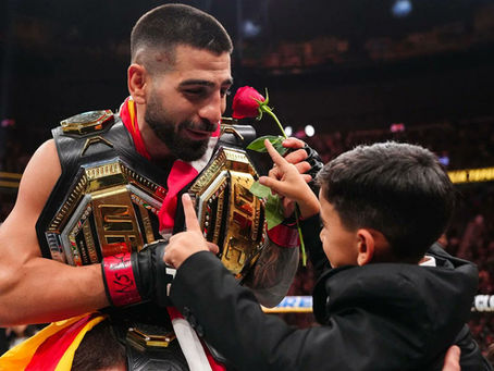 Después de su actuación en el evento numerado UFC 317, Ilia Topuria conquistó el campeonato de peso ligero de la compañía, siendo el primer campeón invicto de dos divisiones diferentes (17-0). Con este resultado, El matador conquista la primera posición de la lista libra por libra, que se enumera a los mejores peleadores de las artes marciales mixtas del mundo, dependiendo de sus resultados, historial y campeonatos.