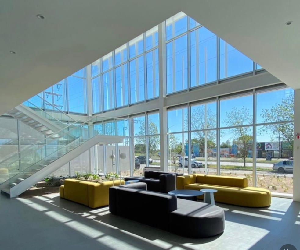 OFICINAS & ESPACIOS COWORK