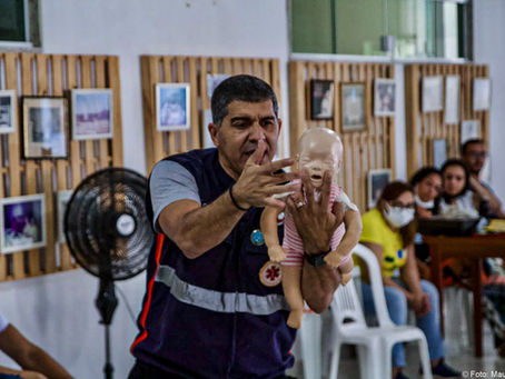 PROFISSIONAIS DA REDE MUNICIPAL DE ENSINO SE CAPACITAM EM PRIMEIROS SOCORROS